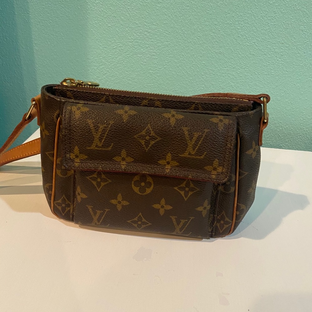 Authentic Louis Vuitton crossbody